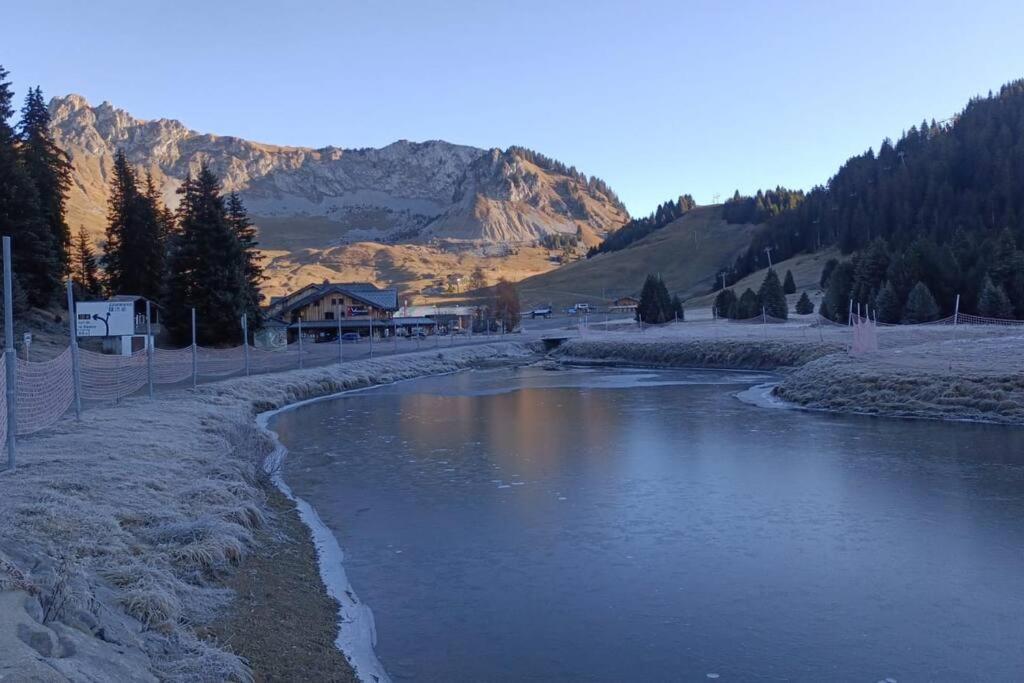 Studio Au Pied Des Pistes Avec Vue Sur La Montagne Mieussy Eksteriør bilde